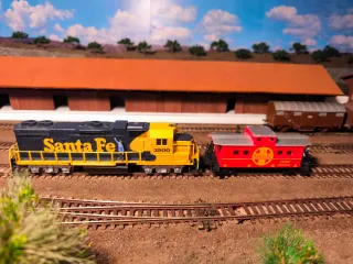 Locomotiva Santa Fé + Vagão Life Like USA