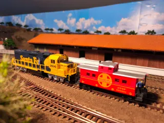 Locomotiva Santa Fé + Vagão Life Like USA