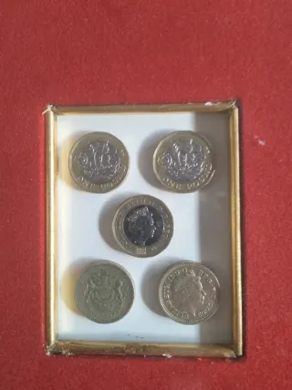 09-Quadro in stile Romano Antico con monete rare.