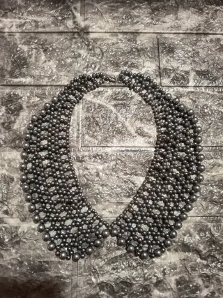 Collana girocollo finte perla grigia