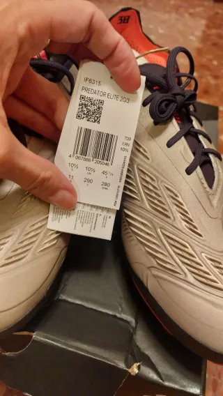 Scarpe da calcio Adidas Predator taglia 43 1/3 nuove