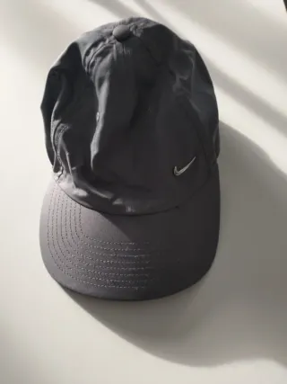 Gorra Nike Gris
