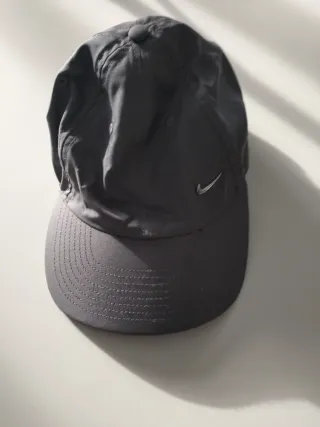 Gorra Nike Gris