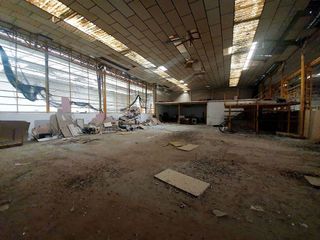 Local comercial en venta en Valdepeñas