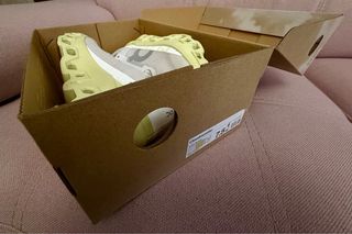 On Running Cloudmonster Beige/Amarillo Talla 38,5