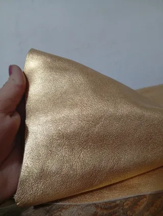 Piel de cabra dorada