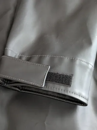 Parka Impermeable Hollister Talla XL Negra