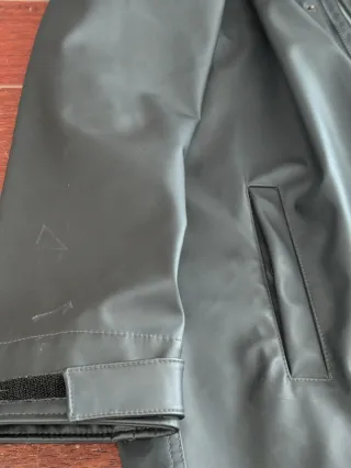 Parka Impermeable Hollister Talla XL Negra