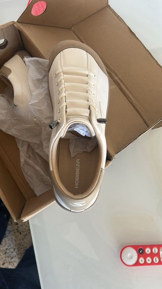 Zapatillas HOBIBEAR beige y blanco
