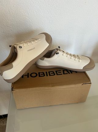 Zapatillas HOBIBEAR beige y blanco