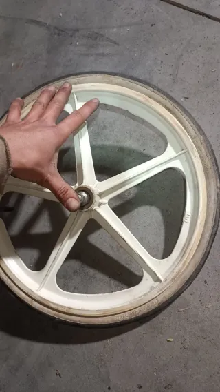 Llantas BH California 5 Palos