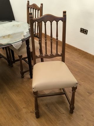 Mesa redonda cristal y 6 sillas madera