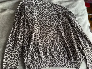 Chaqueta de punto Pivellioo con estampado leopardo