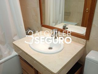 Piso en alquiler en Martín Carpena - Torre del Río en Málaga