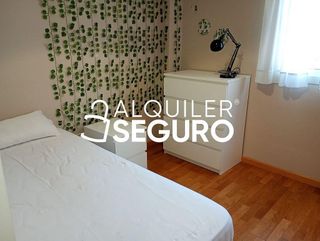 Piso en alquiler en Martín Carpena - Torre del Río en Málaga