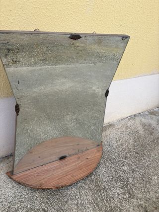 Specchiera vintage con mensola