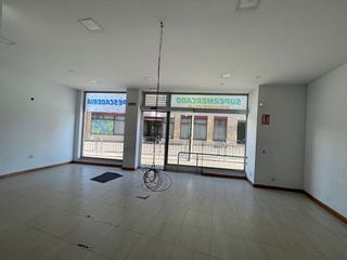 Local comercial en alquiler en Villamayor