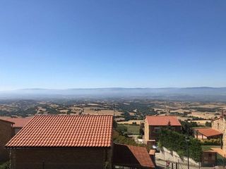 Chalet en venta en Lapoblación