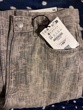 Pantalón Bershka Talla 34.