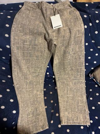 Pantalón Bershka Talla 34.