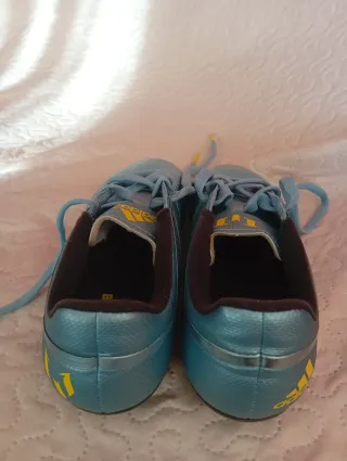 Scarpe da calcio Adidas blu e gialle