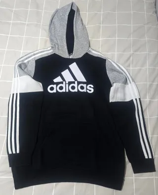 Sudadera Adidas con capucha