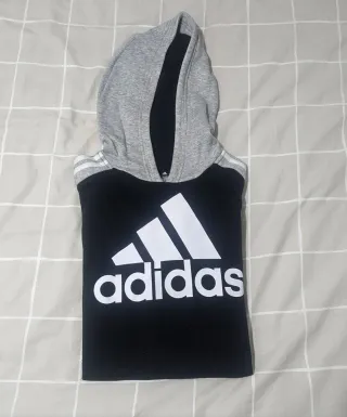 Sudadera Adidas con capucha