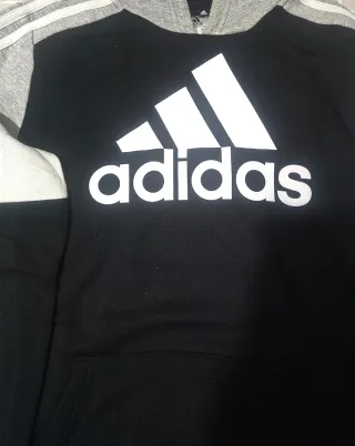 Sudadera Adidas con capucha