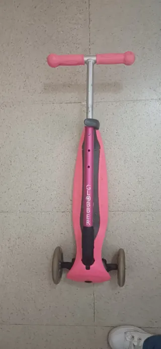 Patinete infantil Globber rosa 3 ruedas