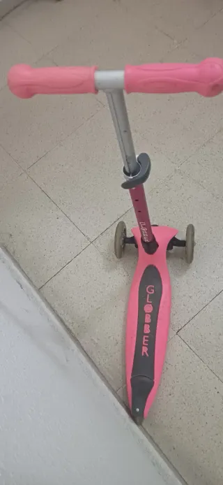 Patinete infantil Globber rosa 3 ruedas