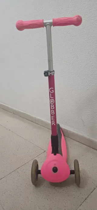 Patinete infantil Globber rosa 3 ruedas