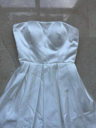 Vestido de novia corto blanco