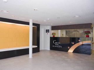 Edificio en venta en Almadén