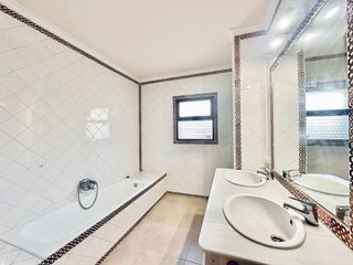 Chalet en alquiler en Zona el Higuerón en Benalmádena