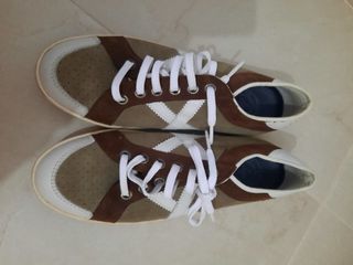 Zapatillas Munich Marrones y Blancas