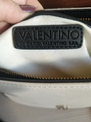 Bolso Valentino blanco y negro
