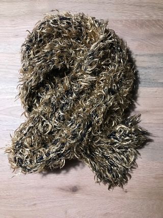 Bufanda de lana mostaza y negro