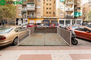 Local comercial en venta en Barrio de Zaidín en Granada