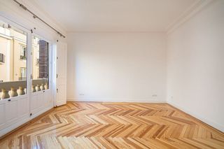 Piso en alquiler en Almagro en Madrid