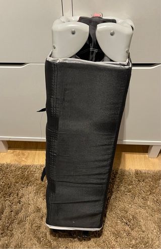 Cuna de viaje con colchón nuevo ( cuna con defecto