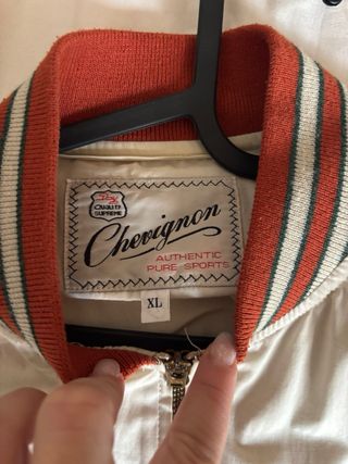 Bomber Vintage Chevignon Beige y Rojo u UNISEX