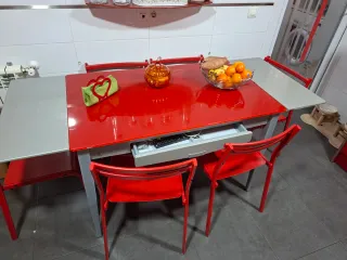 Mesa y sillas cocina