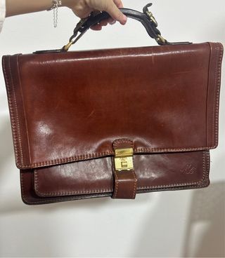 Maletín de piel marrón