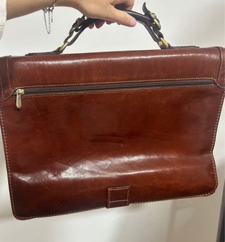 Maletín de piel marrón