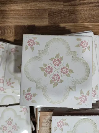 Azulejo antiguo 15x15 decorado floral