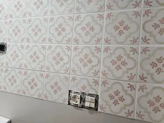 Azulejo antiguo 15x15 decorado floral