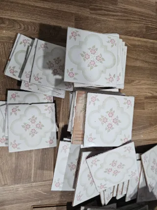 Azulejo antiguo 15x15 decorado floral