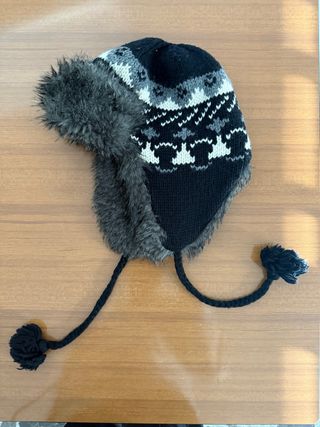 Cappello invernale H&M con paraorecchie