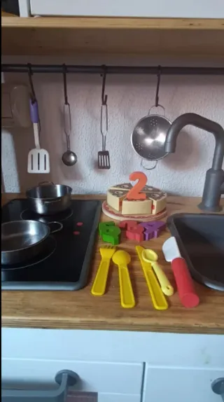 Cocinita Ikea de madera.