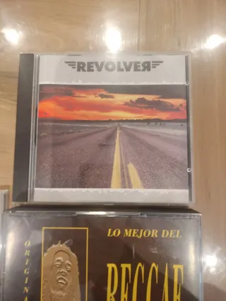 Lote 7 CD: Revolver, Reggae, Mecano, Sabina